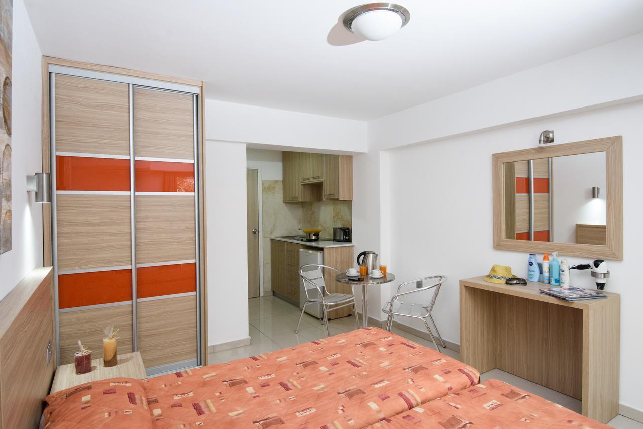 Paul Marie Hotel Apartments アヤナパ エクステリア 写真