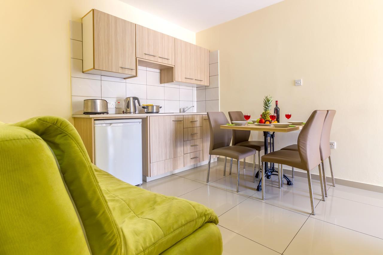 Paul Marie Hotel Apartments アヤナパ エクステリア 写真