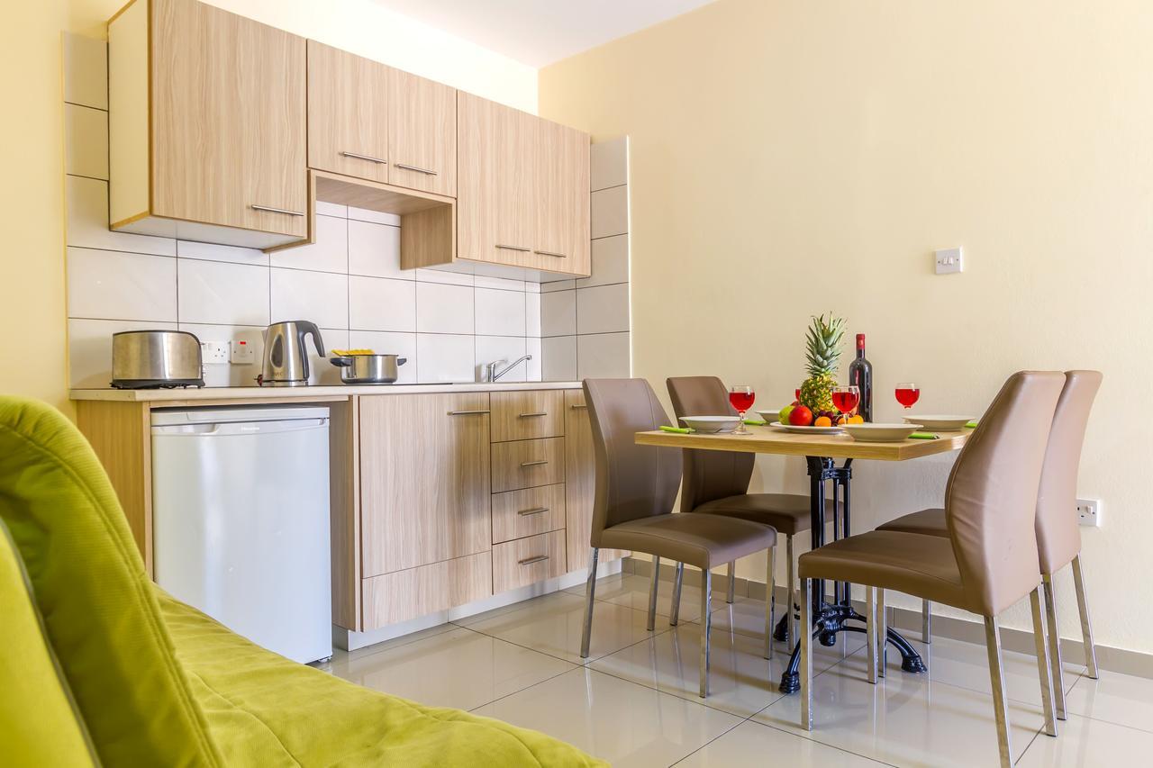 Paul Marie Hotel Apartments アヤナパ エクステリア 写真