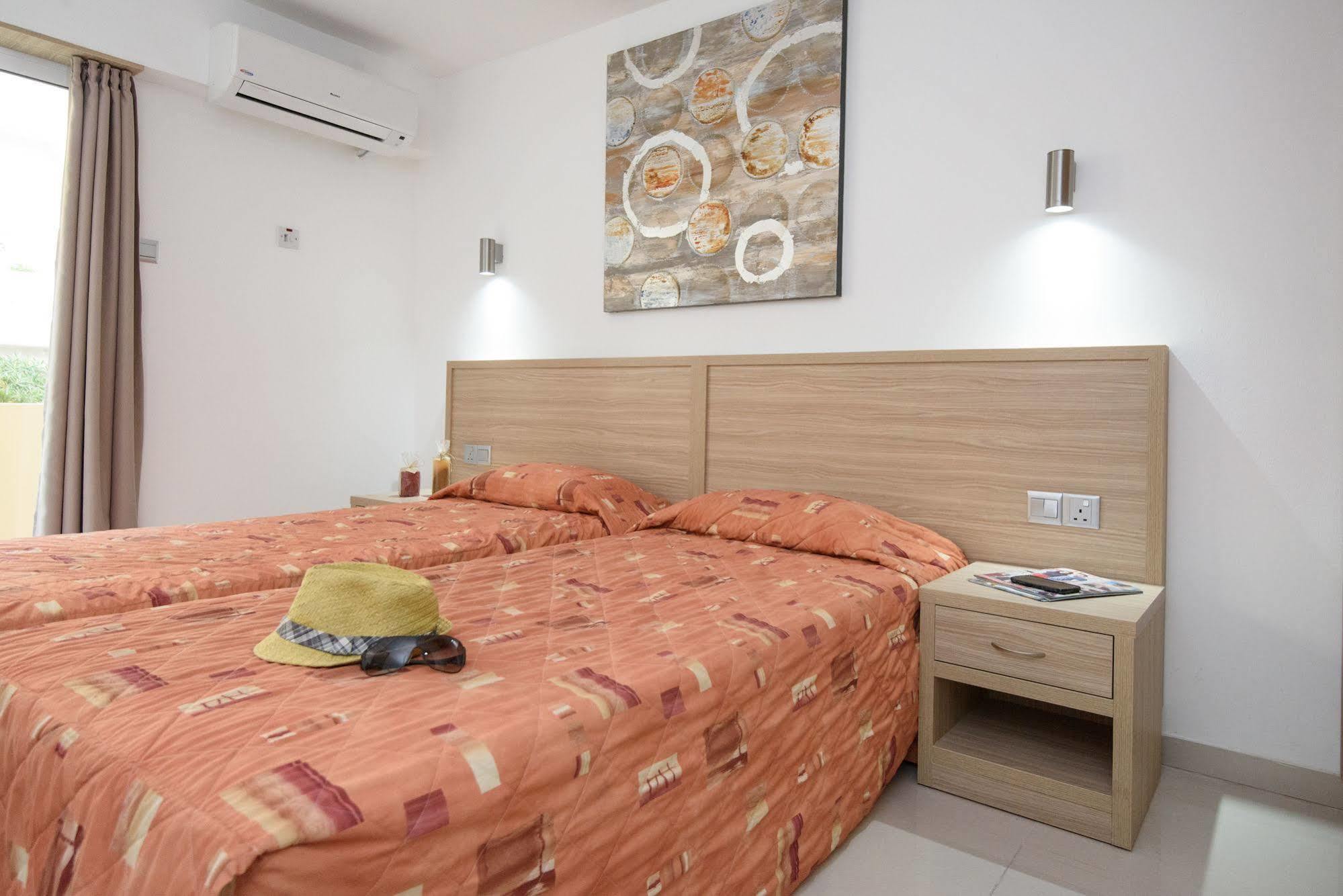 Paul Marie Hotel Apartments アヤナパ エクステリア 写真