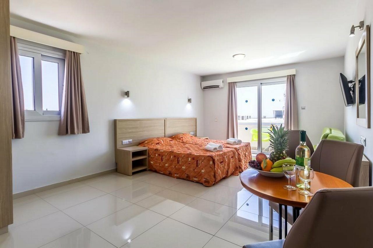 Paul Marie Hotel Apartments アヤナパ エクステリア 写真
